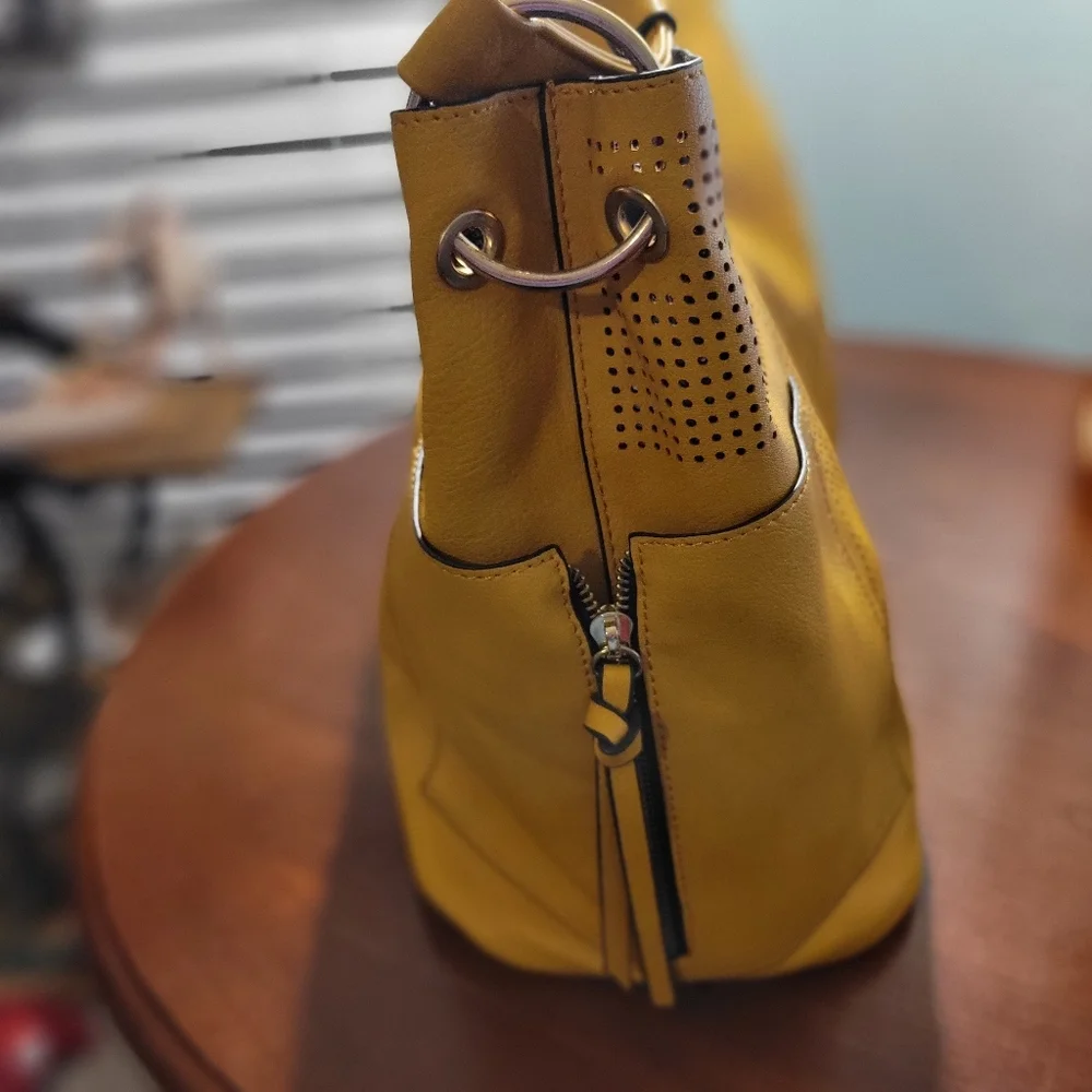 Le Miel Mustard Yellow Laser Cut Detail Hobo Handbag Set -EUC ✨️HOST PICK✨️